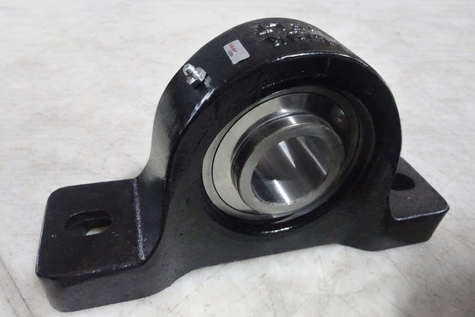 Industrial bearing for mechanical power transmission